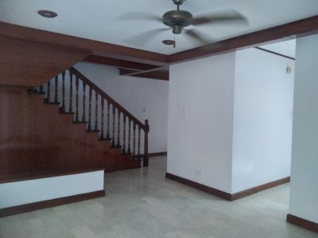 Townhouse for Rent in Alabang Muntinlupa