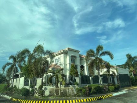 Fully Furnished 4 Bedroom House at Pampanga HAV Subdivision for R