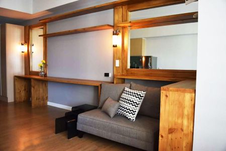 Cozy Studio Type Condo Unit At Two Serendra For Rent