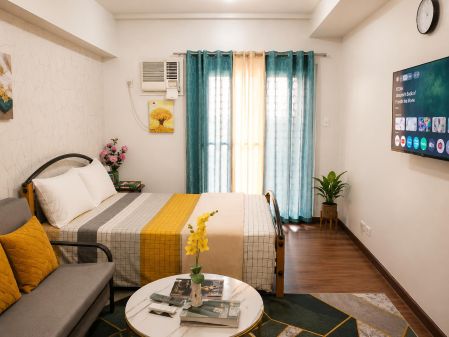 Minutes from MOA, Makati & DLSU | Book Your Stay from Only â?±1,9