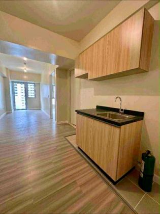 Newly Turned over 1 Bedroom with Balcony in Greenfield District