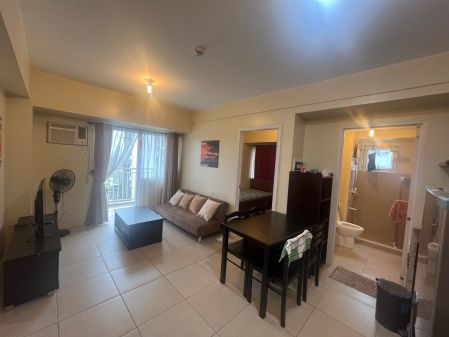 2 Bedroom with Balcony for Rent Avida Towers One Union Place