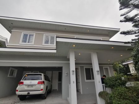 4BR House Bi Level Semi Furnished at South Bay Gardens Paranaque