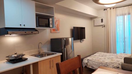 Fully Furnished Studio for Rent in Pine Suites Tagaytay 