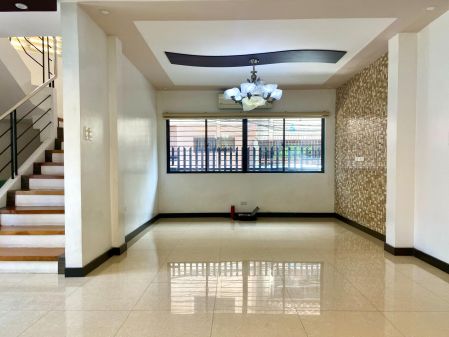 4BR Townhouse for Rent in Sta Ana Manila Banting St