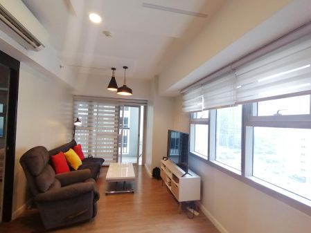 1BR with Balcony End Unit Furnished with Parking in BGC