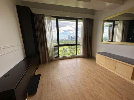 Semi Furnished 2BR for Rent in Bellagio Towers BGC Taguig