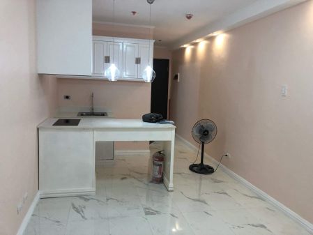 Brand new fully furnished  studio unit for rent in the pearl plac
