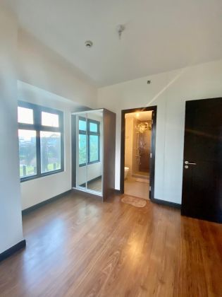 Semi Furnished 1 Bedroom Unit at Magnolia Residences for Rent
