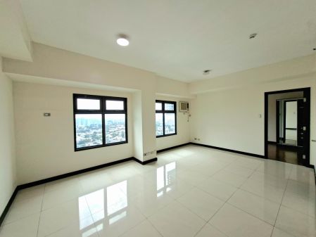 The Magnolia Residences Semi Furnished 2BR with Parking 