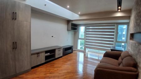 Semi furnished 1 bedroom for rent in Manansala Tower 
