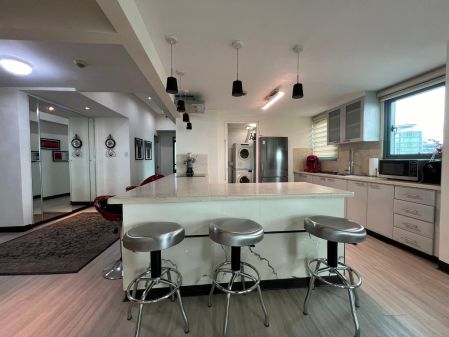 Fully Furnished 3 Bedroom Unit at 8 forbestown