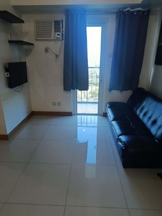 1BR Unit at Trion Tower 1