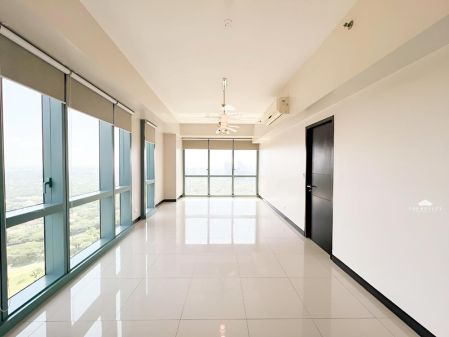 Taguig City 3BR Condo for Rent at 8 Forbestown Road