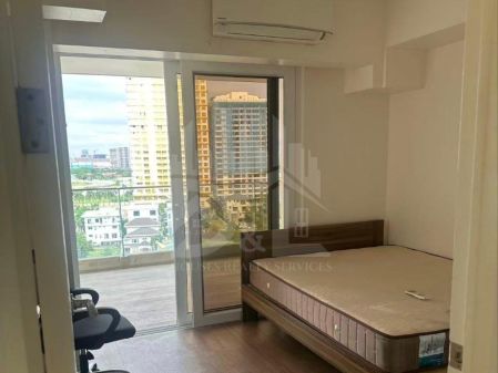 For Rent 3 Bedroom Condo in Oak Harbor Paranaque