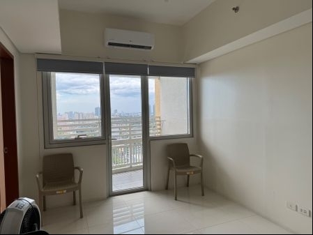 2 Bedroom with Parking for Rent at One Wilson Square