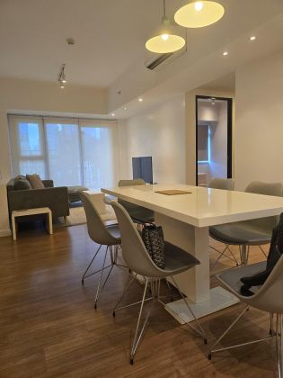 One Maridien 2BR BGC High Street 