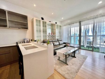 Renovated 1 Bedroom 1BR with Parking in One Shangrila Place