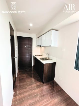 Semi Furnished 1 Bedroom Unit at Air Residences for Rent