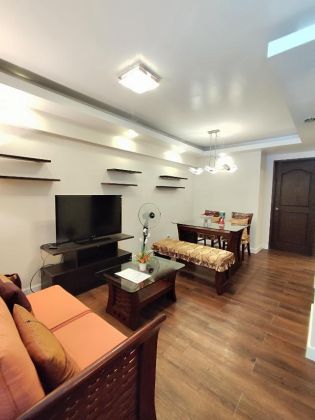 2 Bedroom Fully Furnished for Rent with Parking in Royal Palm