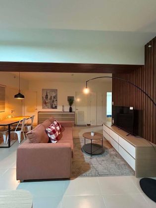 Fully Furnished 4BR Unit in the Crestmont