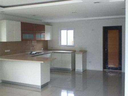 Semi Furnished 5 Bedroom House at Biak na Bato Quezon City