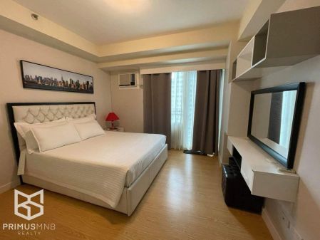 For Lease 1BR Condo Unit with Den at the Grove by Rockwell