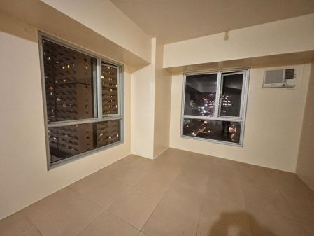 Semi Furnished 2BR for Rent in Avida Towers Verte Quezon City