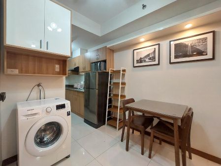 Fully Furnished 1 Bedroom Unit at Brio Tower for Rent