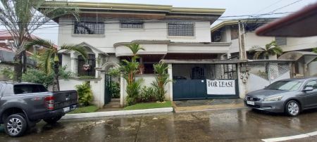 3BR Duplex House with Pool at Capitol 8 Subdivision 