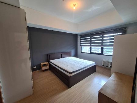 Fully Furnished 1 Bedroom Unit at Icon Plaza for Rent