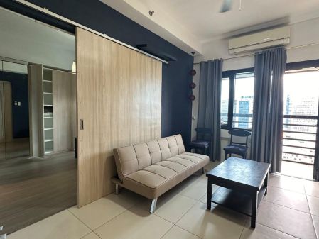Fully Furnished 1 Bedroom Unit in Icon Plaza BGC