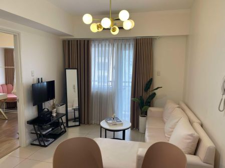 For Lease 1BR with 1 Parking at the Vantage at Kapitolyo Pasig