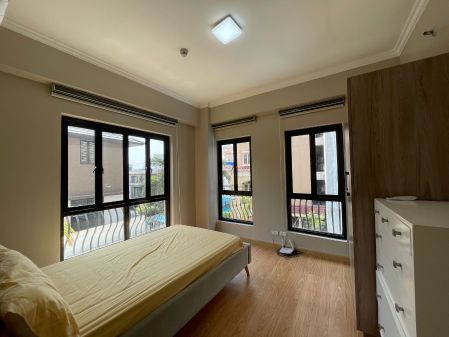Beautiful Low Floor Unit for Lease in Taguig