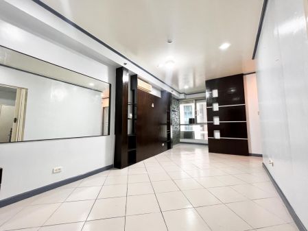 Semi Furnished 2BR for Rent in Kensington Place Taguig
