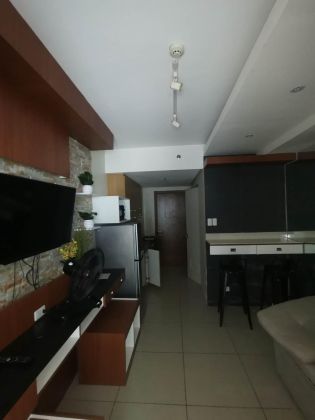 SHELL02XXC: For Rent 1BR with Balcony Fully Furnished Condo Unit