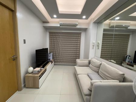 1BR Fully Furnished Condo Unit for Rent at Signa 1