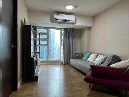 Fully Furnished 1 Bedroom Unit at Kroma Tower for Rent
