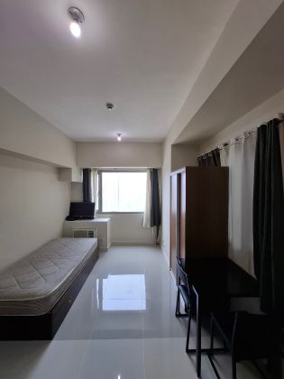 Furnished Studio unit in Eton Tower Makati