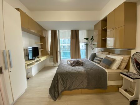 Fully Furnished Dressed Up Unit with view of amenities in Azure