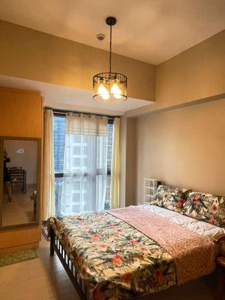 Fully Furnished Big Studio Type Condo Unit