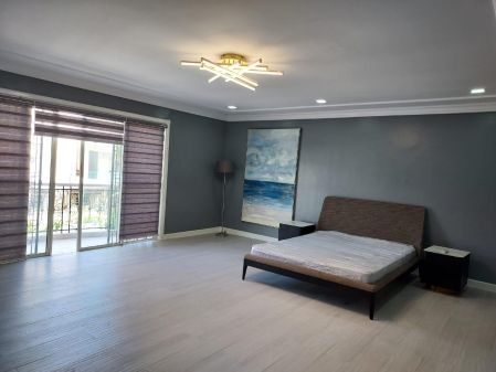 4 Bedroom Townhouse in New Manila QC for Lease