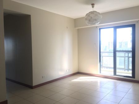 3BR Semi Furnished with Balcony for Rent in Flair Towers
