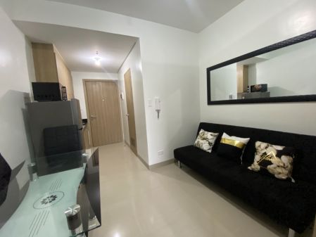 1 Bedroom with Balcony for Rent in Shore 2 Residences Pasay