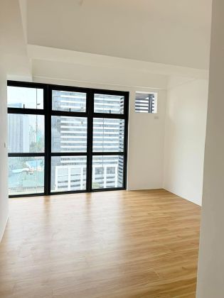 For Rent Newly Turn Over Bare Studio Unit