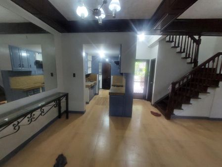 Unfurnished 4 Bedroom House at Colonnade Townhouses