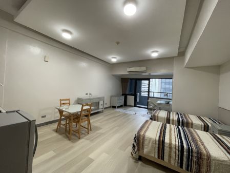 Newly Renovated Spacious Studio in Ortigas Pasig Malayan Plaza