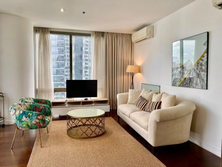 Executive 2BR with Tandem Parking at the Suites Bgc
