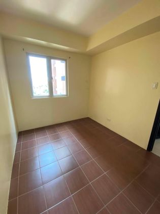 Semi Furnished 2 Bedroom Unit at Rochester for Rent