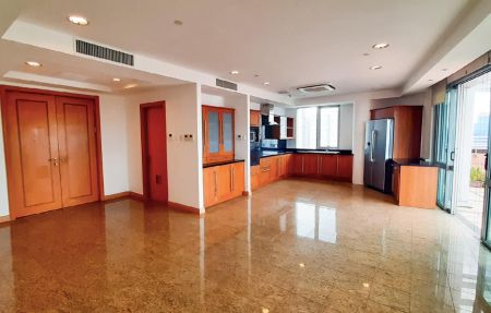 2BR Penthouse with View in BGC at Regent Parkway BGC Taguig
